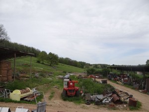 Espace à dégager vu depuis la grange existante