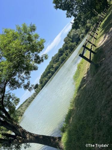 Lac de l'Escourou façon penchée ;-)